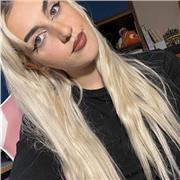 Studentessa universitaria per lezioni di inglese, matematica e materie del liceo